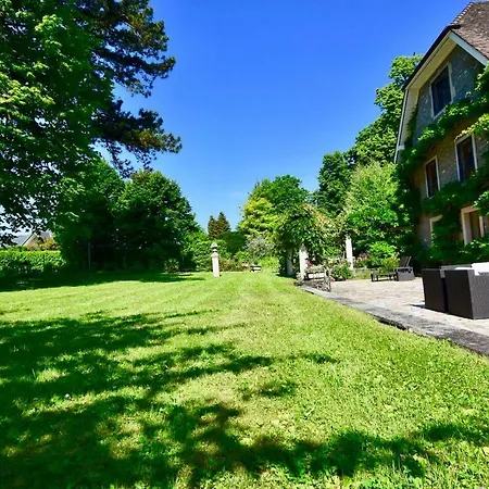 The At The Sangata Mansion Villa